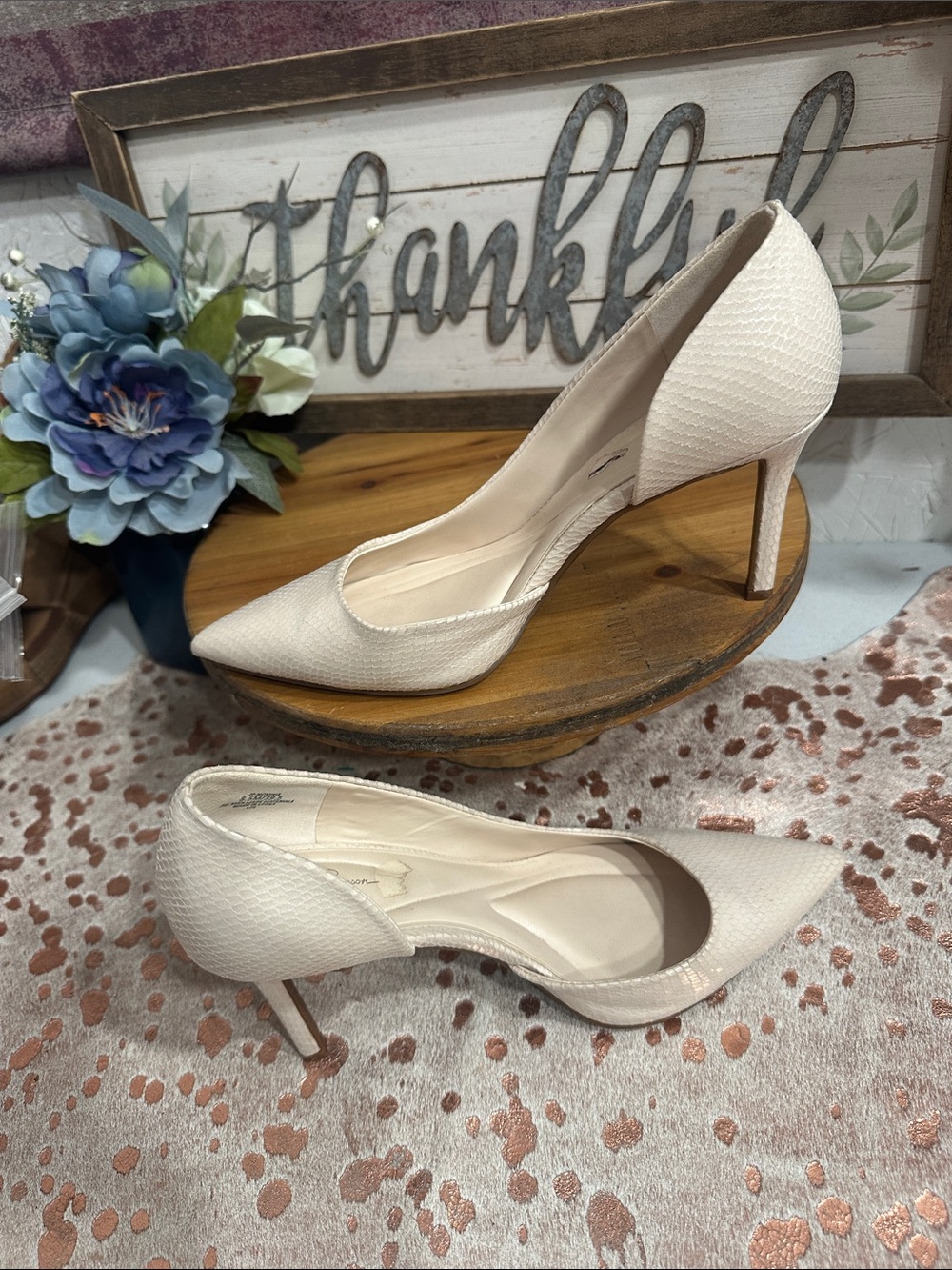 Jessica Simpson Cream Textured Pointed-Toe Pumps - Picture 5 of 7